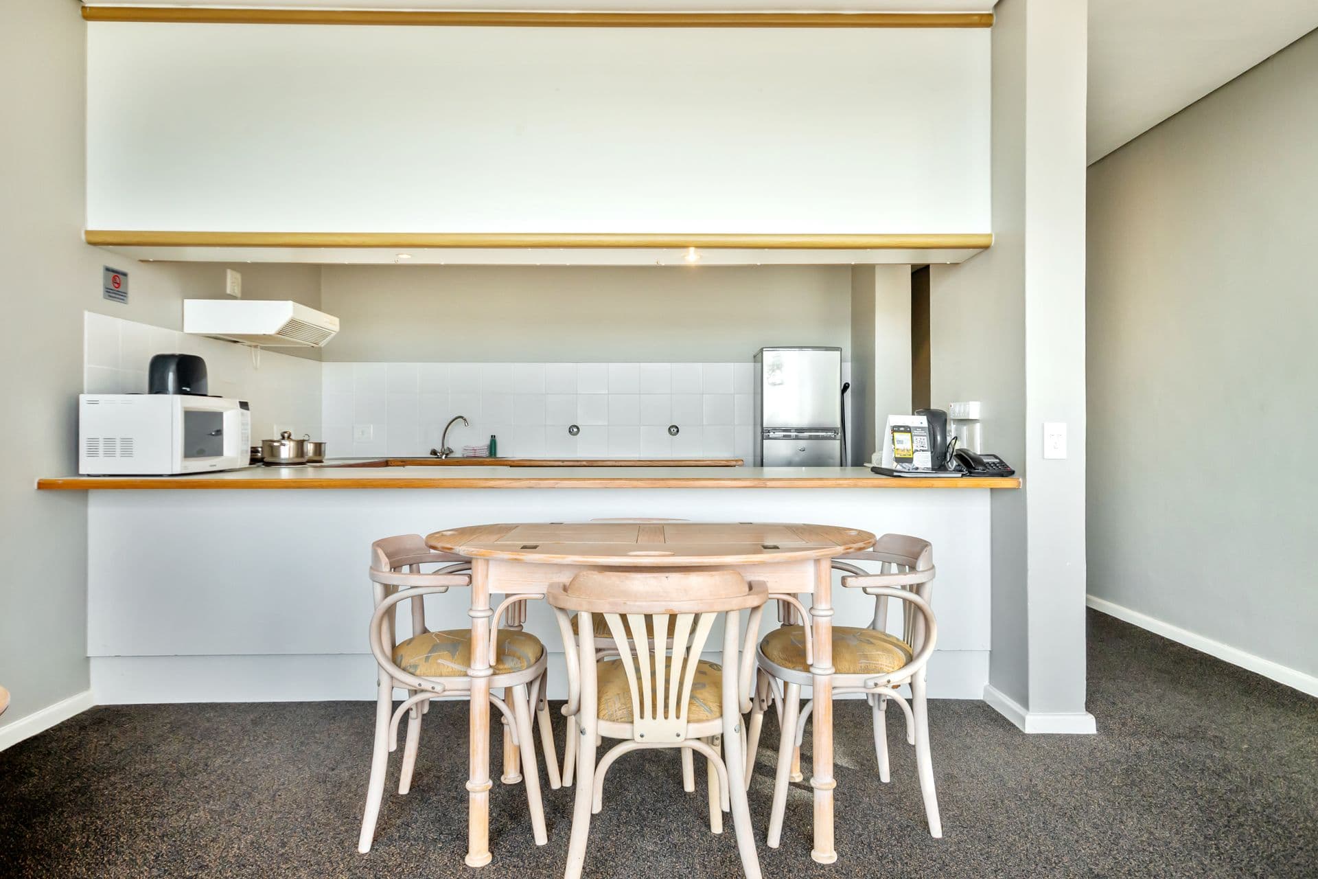 Beachfront Cabana – The Kitchen