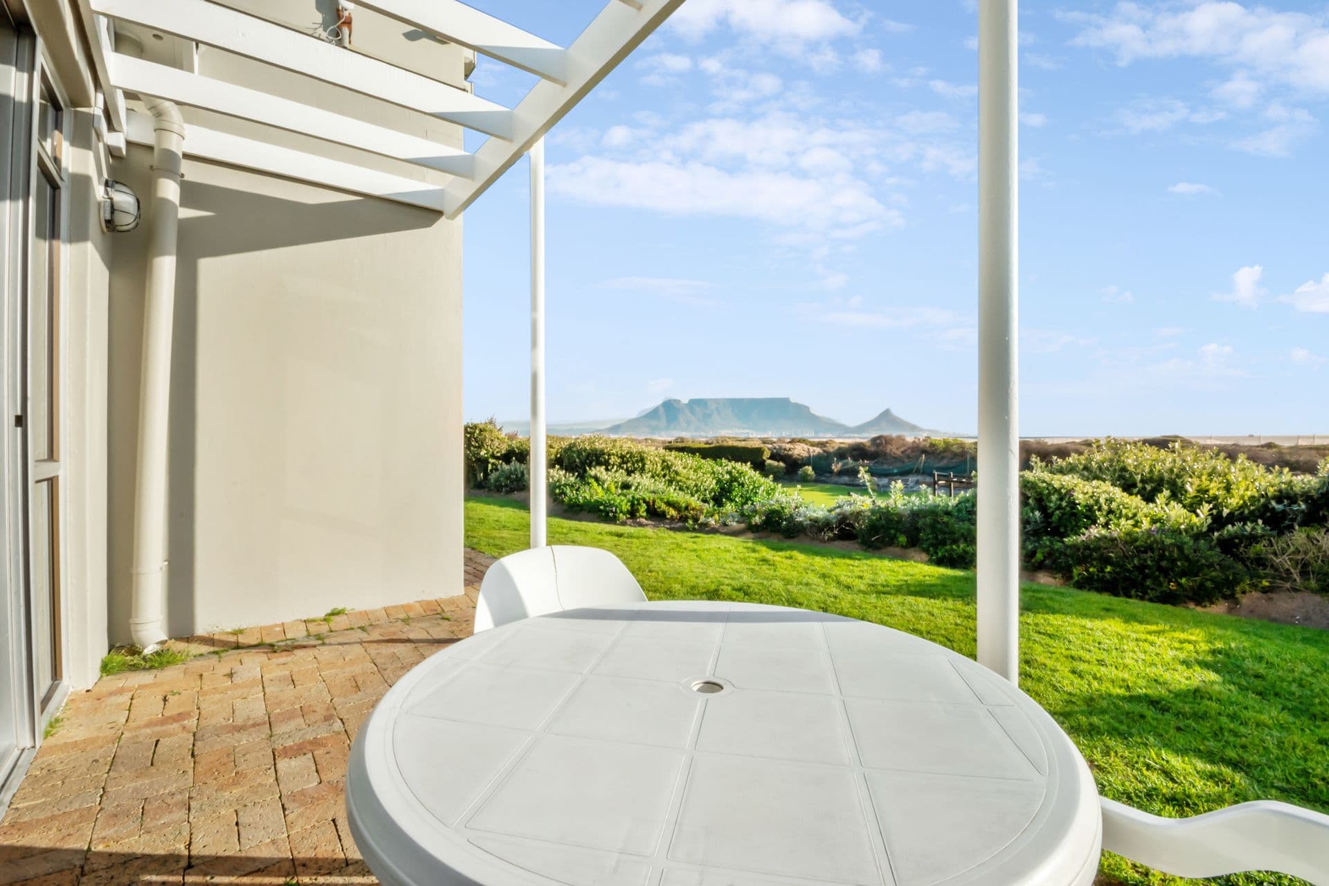 Beachfront Cabana – Patio & Table Mountain
